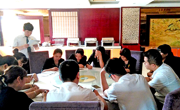 提高员工业务素质 积极备战“结婚季”