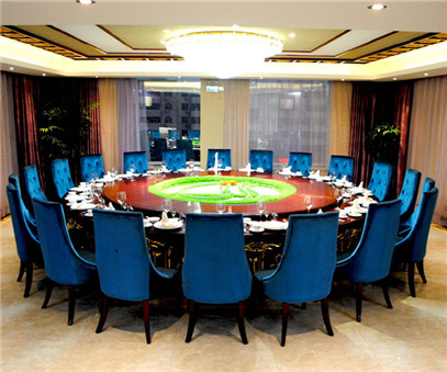 迪尼斯饭菜飘香美名扬