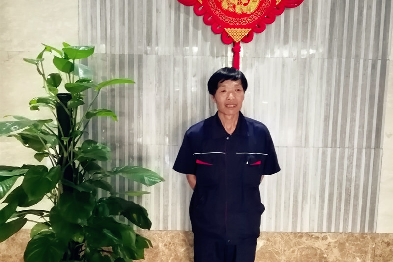 默默付出 守护酒店运转